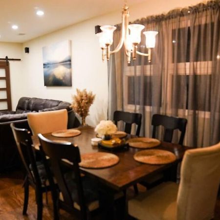Nice And Cozy. Sleeps 5. شيكاغو المظهر الخارجي الصورة