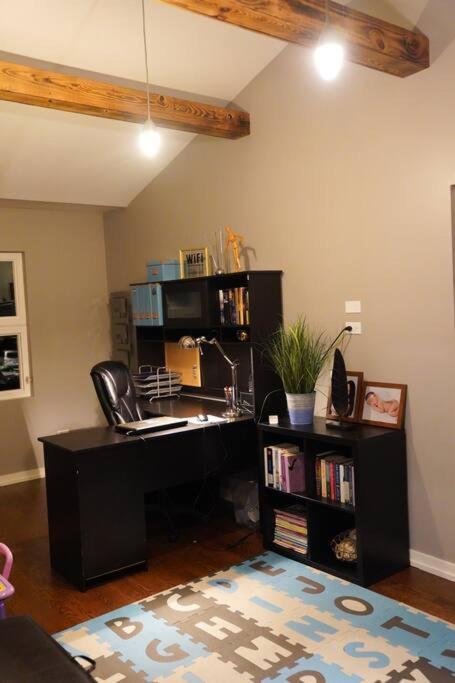 Nice And Cozy. Sleeps 5. شيكاغو المظهر الخارجي الصورة