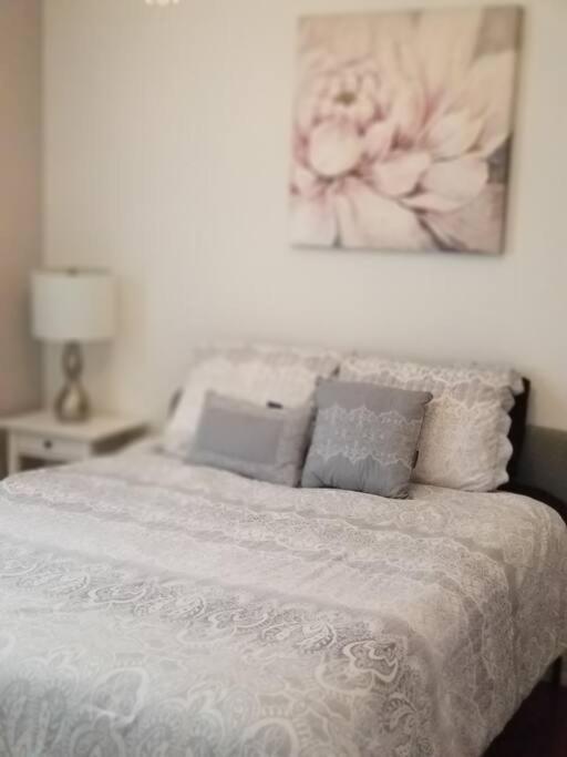 Nice And Cozy. Sleeps 5. شيكاغو المظهر الخارجي الصورة